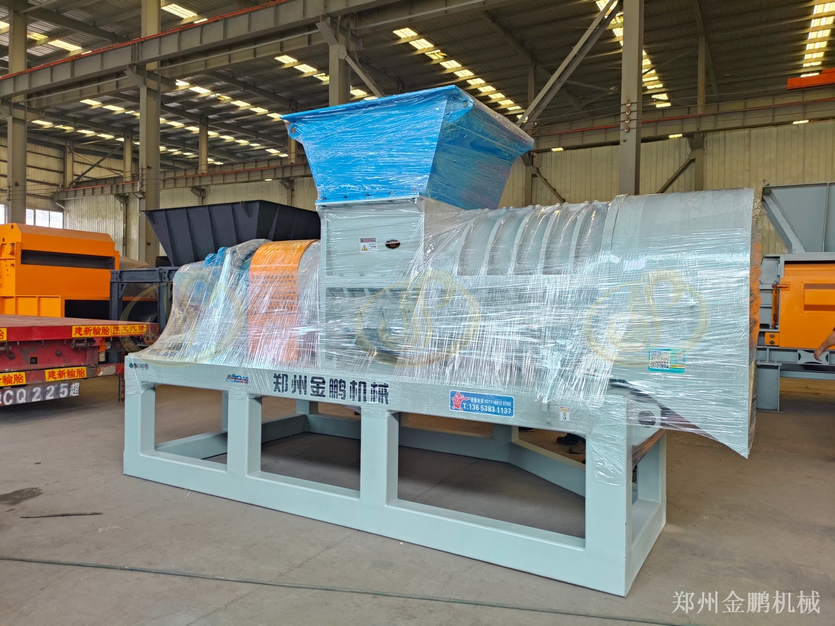 郑州金鹏废旧布料撕碎机：废旧纺织品规模化破碎处理